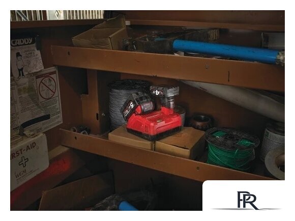 Зарядное устройство Milwaukee M12-18 FC (12-18В) - Изображение №2 — Интернет-магазин ПроЗаказ