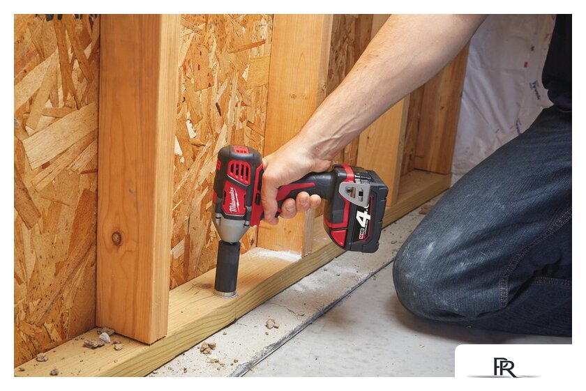 Гайковерт Milwaukee M18 BIW12-402C 4933443607 (с 2-мя АКБ, кейс) - Изображение №3 — Интернет-магазин ПроЗаказ