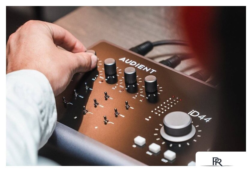 Аудиоинтерфейс Audient iD44 MKII - Изображение №3 — Интернет-магазин ПроЗаказ
