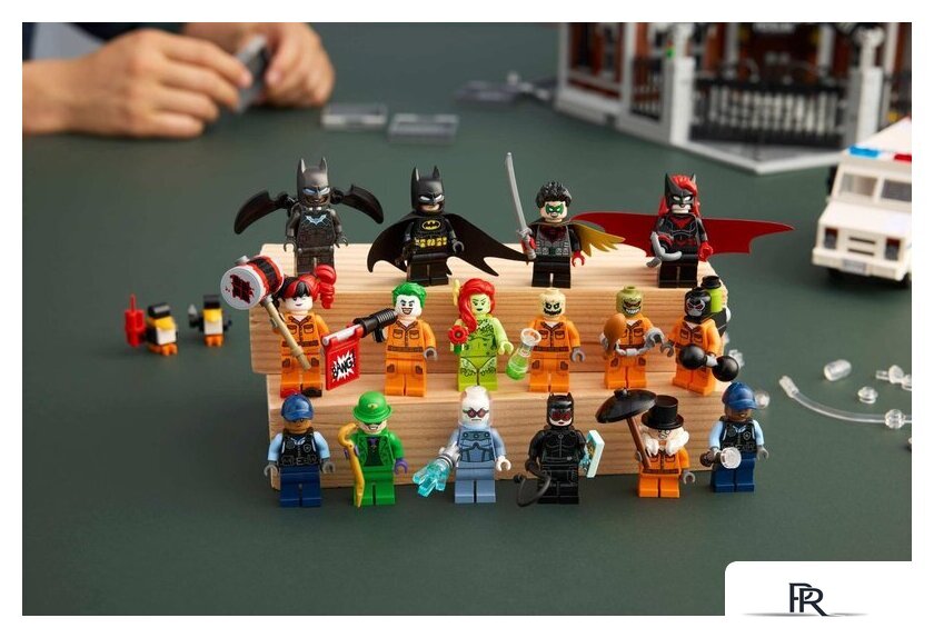 Конструктор LEGO DC Batman 76300 Лечебница Аркхем - Изображение №11 — Интернет-магазин ПроЗаказ