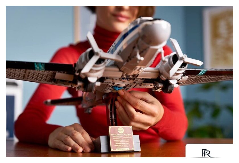 Конструктор LEGO Icons 11378 Douglas DC-3 PAN AM Airliner - Изображение №14 — Интернет-магазин ПроЗаказ