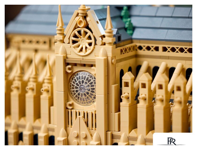 Конструктор LEGO Architecture 21061 Собор Парижской Богоматери - Изображение №11 — Интернет-магазин ПроЗаказ