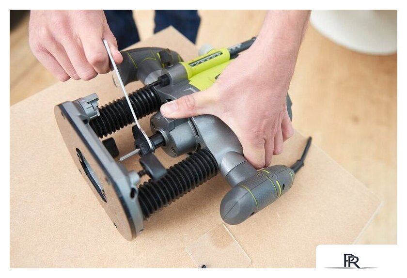 Вертикальный фрезер Ryobi RRT1600-K 5133004796 - Изображение №9 — Интернет-магазин ПроЗаказ