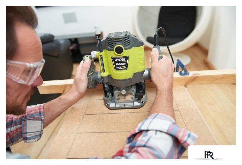 Вертикальный фрезер Ryobi RRT1600-K 5133004796 - Изображение №3 — Интернет-магазин ПроЗаказ