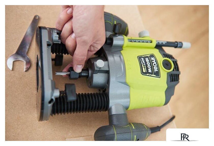 Вертикальный фрезер Ryobi RRT1600-K 5133004796 - Изображение №11 — Интернет-магазин ПроЗаказ