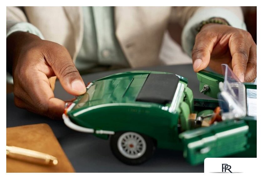 Конструктор LEGO Icons 11381 Jaguar E-Type - Изображение №14 — Интернет-магазин ПроЗаказ