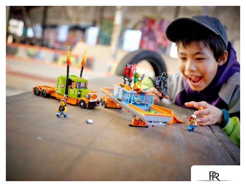 Конструктор LEGO City Stuntz 60294 Грузовик для шоу каскадеров - Изображение №24 — Интернет-магазин ПроЗаказ