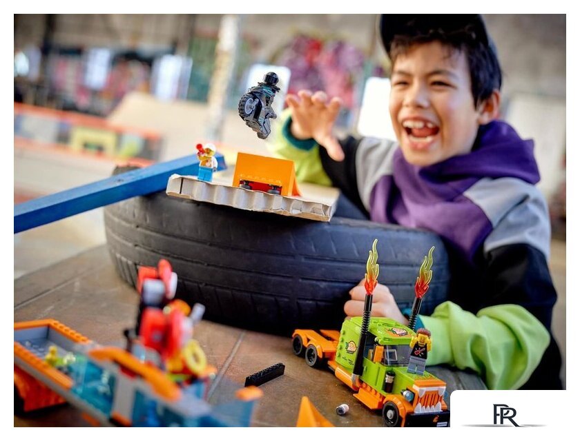 Конструктор LEGO City Stuntz 60294 Грузовик для шоу каскадеров - Изображение №25 — Интернет-магазин ПроЗаказ