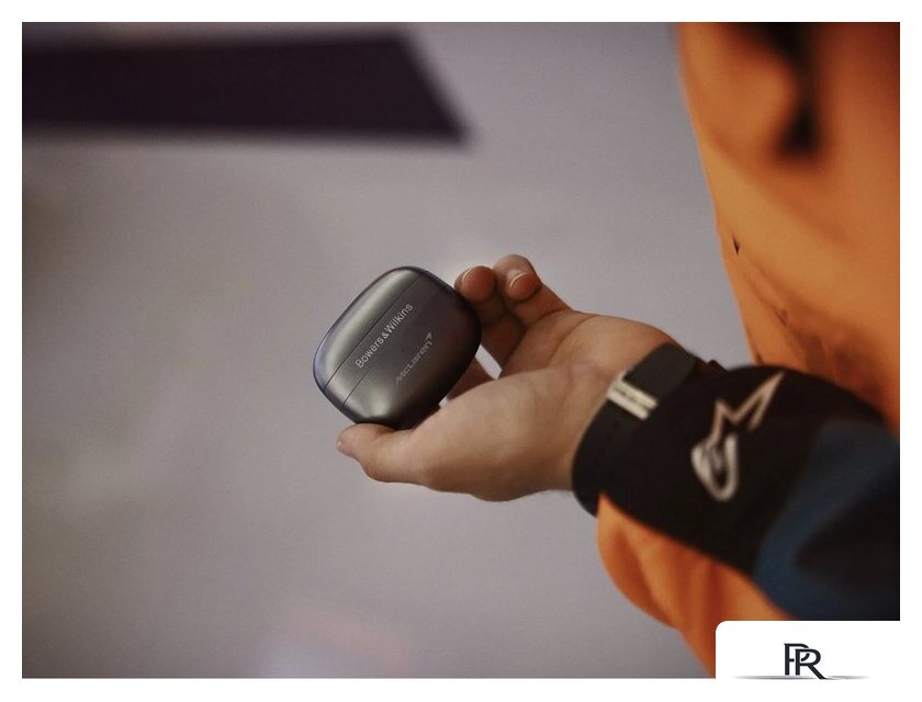Наушники Bowers & Wilkins Pi8 McLaren Edition (черный/оранжевый) - Изображение №9 — Интернет-магазин ПроЗаказ