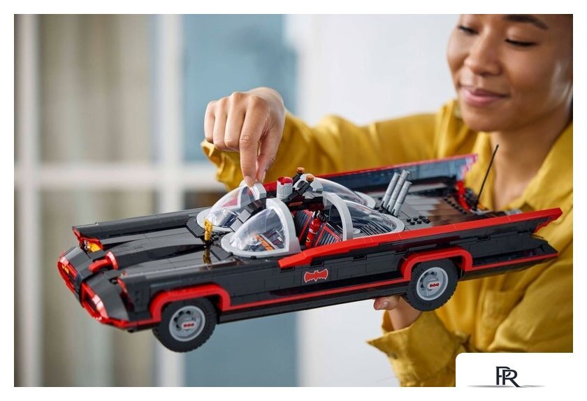 Конструктор LEGO Batman 76328 Классический телесериал Бэтмобиль - Изображение №12 — Интернет-магазин ПроЗаказ