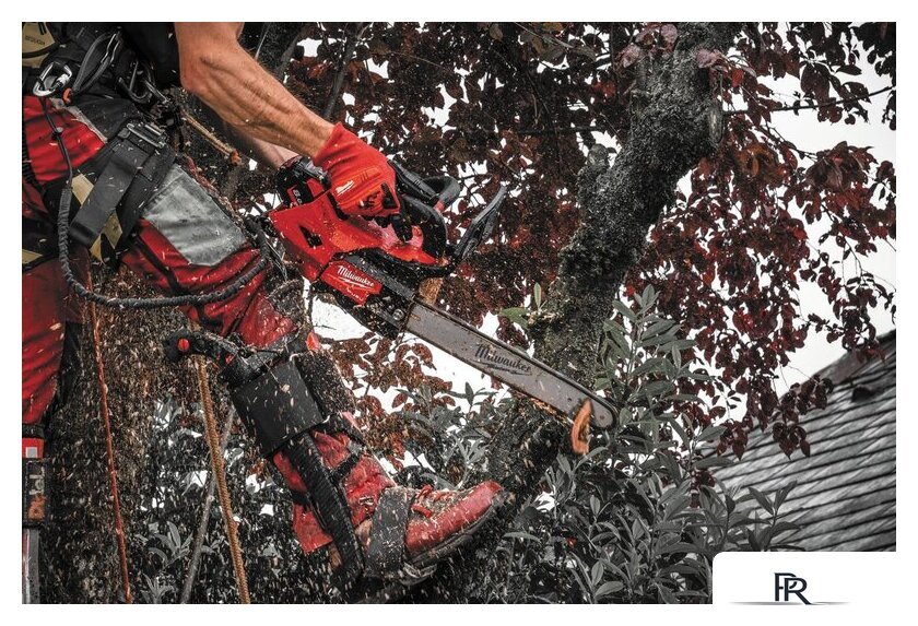 Аккумуляторная пила Milwaukee M18 FTHCHS35-802 4933479589 (с 2-мя АКБ) - Изображение №12 — Интернет-магазин ПроЗаказ