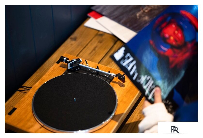 Виниловый проигрыватель Rekkord Audio F400 (2M Red, темно-коричневый) - Изображение №2 — Интернет-магазин ПроЗаказ