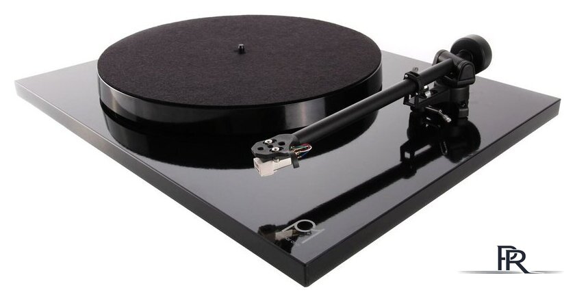 Виниловый проигрыватель Rega Planar 1 (черный) - Изображение №2 — Интернет-магазин ПроЗаказ
