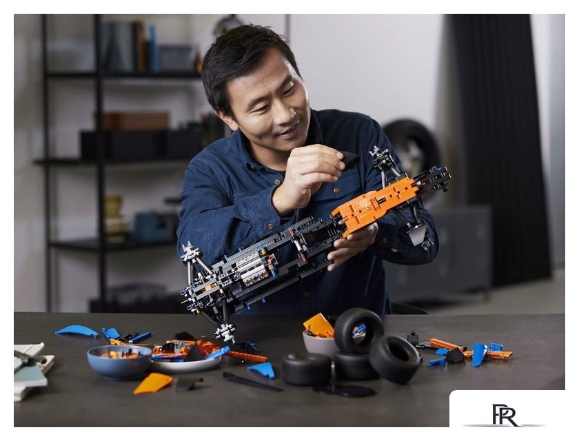 Конструктор LEGO Technic 42141 Гоночный автомобиль McLaren Formula 1 - Изображение №5 — Интернет-магазин ПроЗаказ