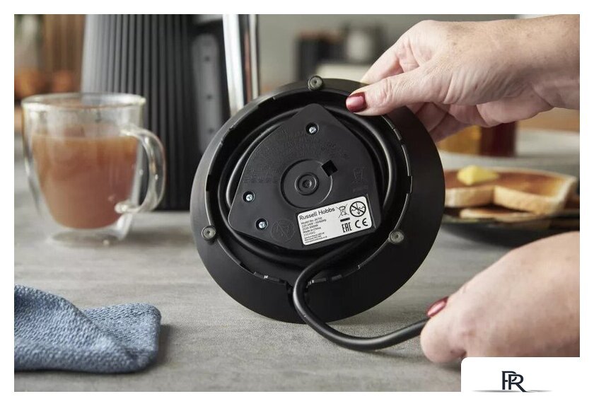 Электрический чайник Russell Hobbs Bronte Black 26750-70 - Изображение №4 — Интернет-магазин ПроЗаказ