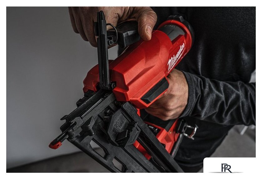 Гвоздезабиватель Milwaukee M18 FN16GA-0X Fuel 4933478094 (без АКБ, кейс) - Изображение №7 — Интернет-магазин ПроЗаказ
