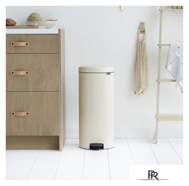 Мусорное ведро Brabantia Pedal Bin NewIcon 30 л (миндальный) - Изображение №4 — Интернет-магазин ПроЗаказ