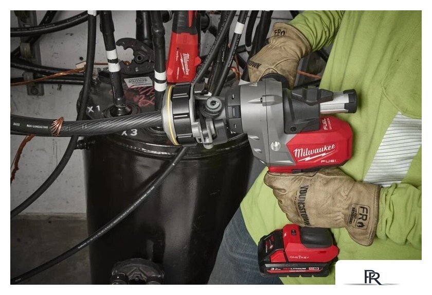 Инструмент для зачистки кабеля Milwaukee M18 FCST-302CA 4933499275 (с 2-мя АКБ, кейс) - Изображение №2 — Интернет-магазин ПроЗаказ