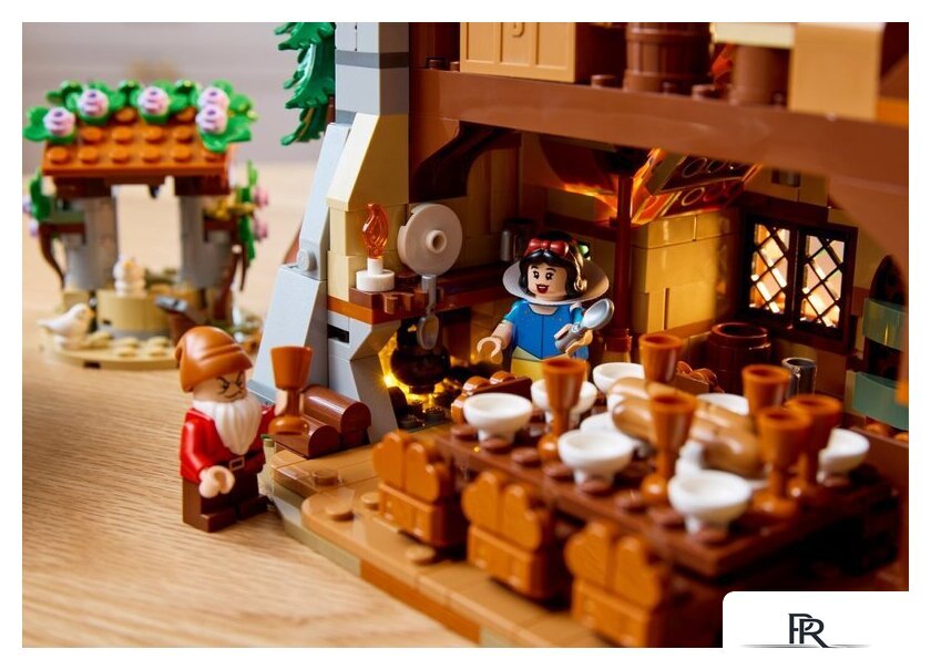 Конструктор LEGO Disney 43242 Домик Белоснежки и семи гномов - Изображение №13 — Интернет-магазин ПроЗаказ