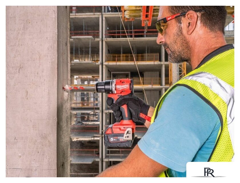 Ударная дрель-шуруповерт Milwaukee M18 M18BLPDRC-422C 4933492825 (с 2-мя АКБ 2 Ач + 4 Ач, кейс) - Изображение №7 — Интернет-магазин ПроЗаказ