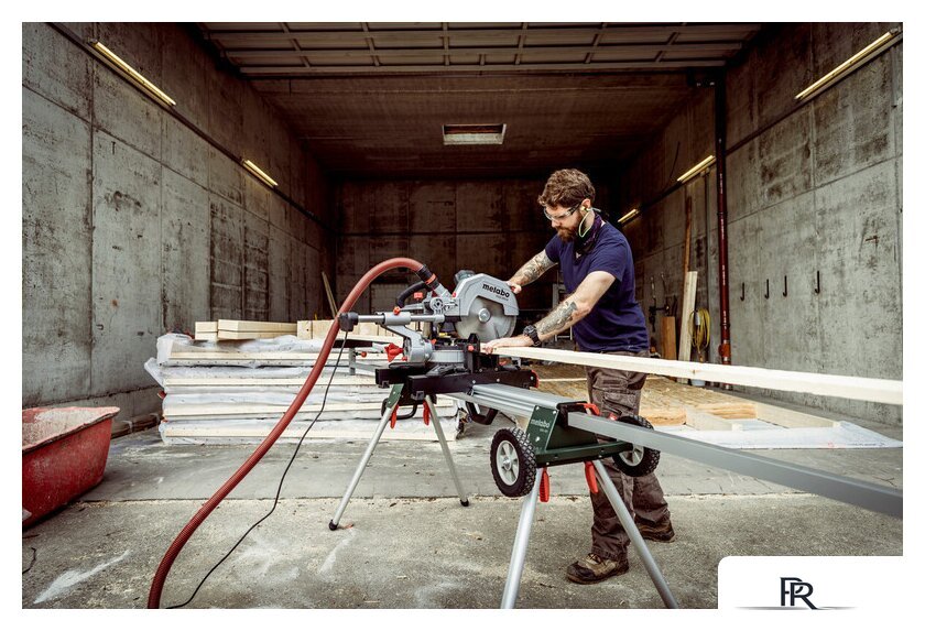 Торцовочная пила Metabo KGS 305 M 613305000 - Изображение №3 — Интернет-магазин ПроЗаказ