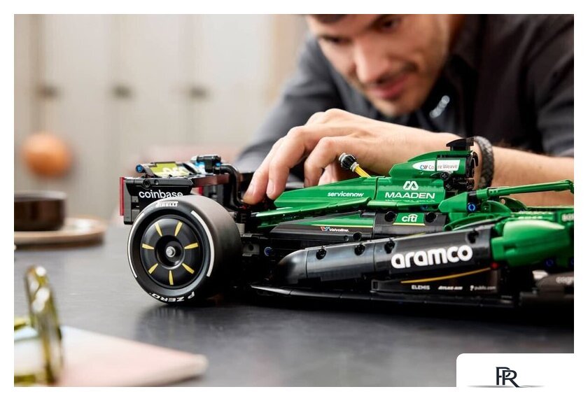 Конструктор LEGO Technic 42240 Aston Martin Aramco AMR25 F1 - Изображение №13 — Интернет-магазин ПроЗаказ