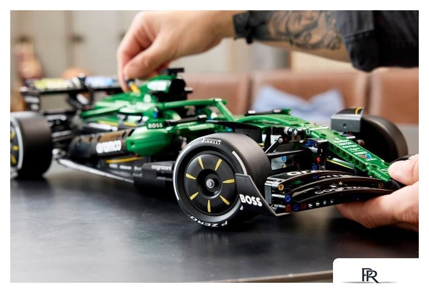 Конструктор LEGO Technic 42240 Aston Martin Aramco AMR25 F1 - Изображение №16 — Интернет-магазин ПроЗаказ