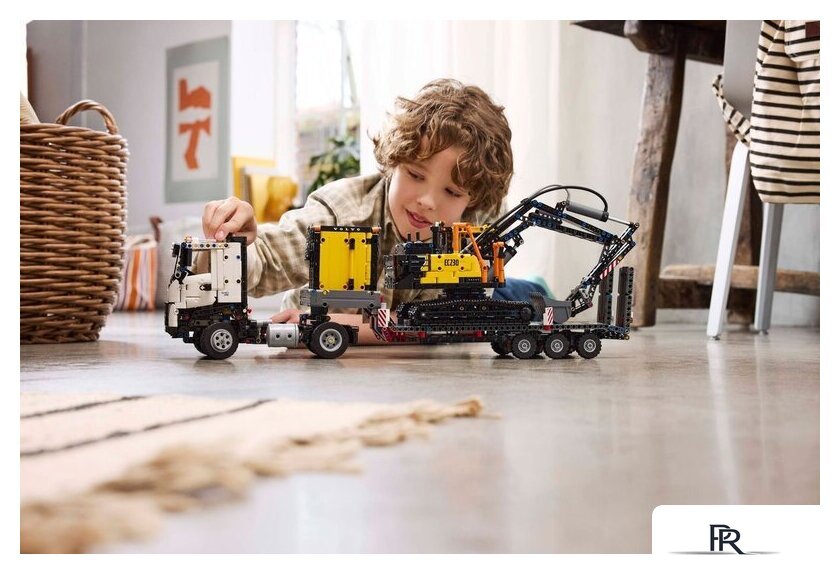 Конструктор LEGO Technic Грузовик Volvo FMX и электрический экскаватор EC230 42175 - Изображение №8 — Интернет-магазин ПроЗаказ
