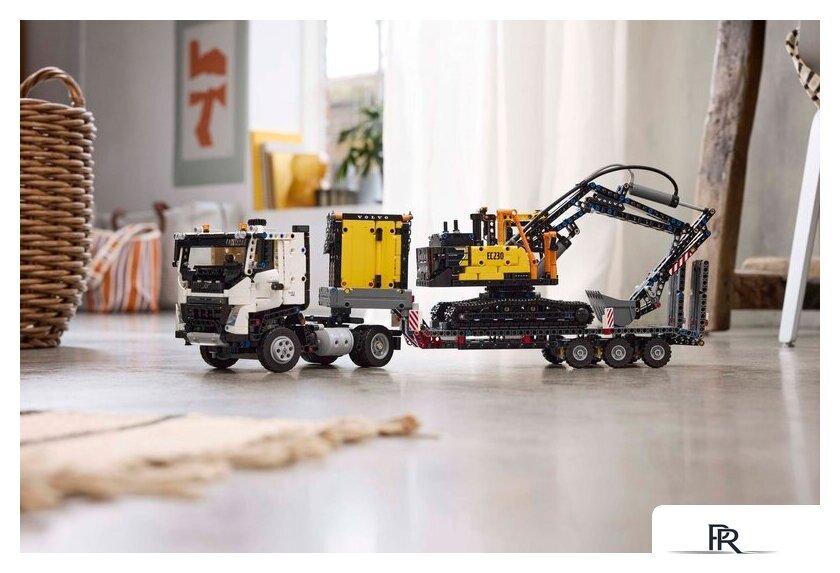 Конструктор LEGO Technic Грузовик Volvo FMX и электрический экскаватор EC230 42175 - Изображение №11 — Интернет-магазин ПроЗаказ