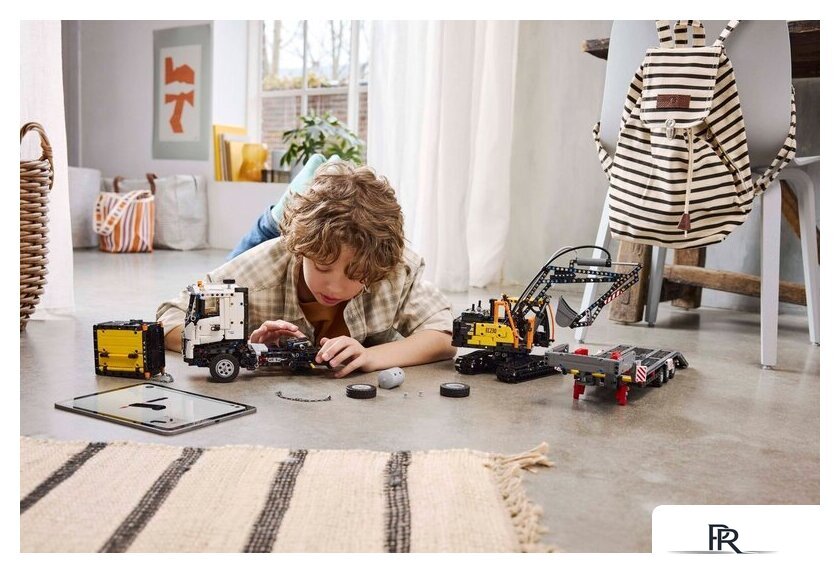 Конструктор LEGO Technic Грузовик Volvo FMX и электрический экскаватор EC230 42175 - Изображение №9 — Интернет-магазин ПроЗаказ