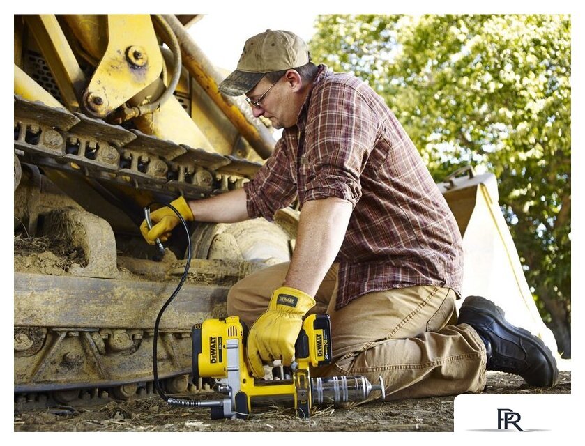 Шприц для смазки DeWalt DCGG571M1 (с 1-им АКБ, кейс) - Изображение №5 — Интернет-магазин ПроЗаказ