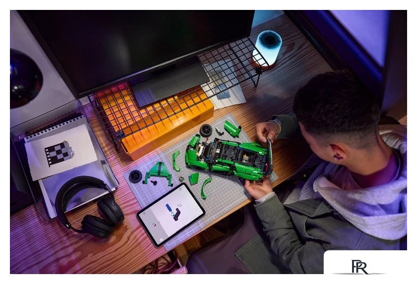 Конструктор LEGO Technic 42241 Green Bugatti Chiron Pur Sport Hypercar - Изображение №7 — Интернет-магазин ПроЗаказ