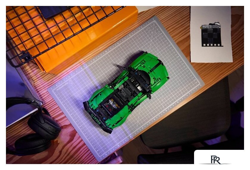 Конструктор LEGO Technic 42241 Green Bugatti Chiron Pur Sport Hypercar - Изображение №10 — Интернет-магазин ПроЗаказ
