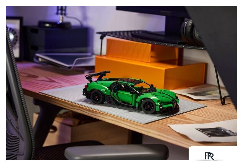 Конструктор LEGO Technic 42241 Green Bugatti Chiron Pur Sport Hypercar - Изображение №11 — Интернет-магазин ПроЗаказ