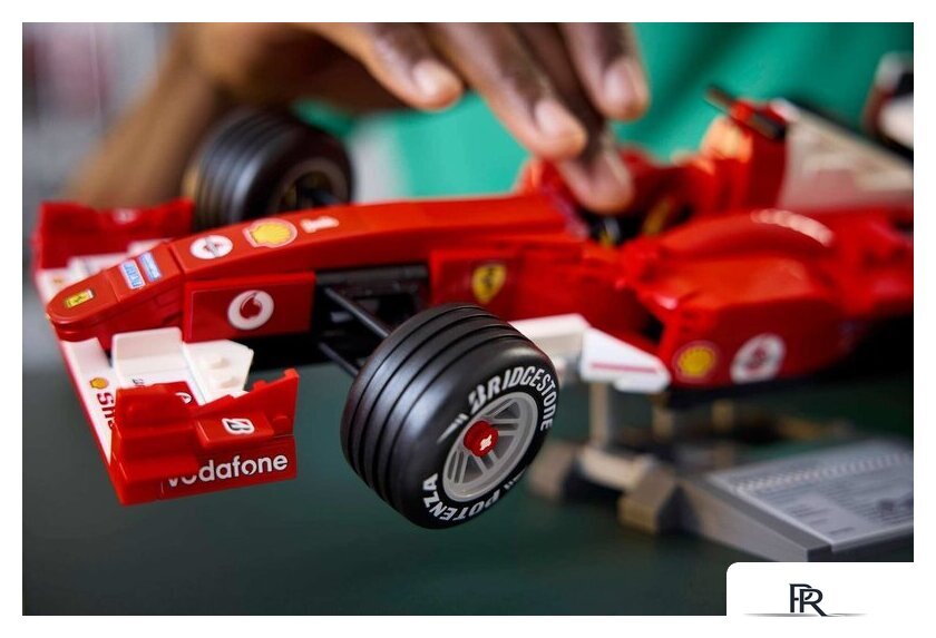 Конструктор LEGO Icons 11375 Ferrari F2004 & Michael Schumacher - Изображение №9 — Интернет-магазин ПроЗаказ