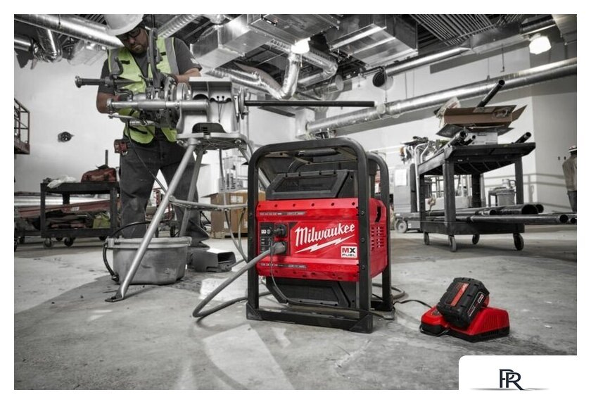 Портативная зарядная станция Milwaukee MX FUEL MXF PS-0 4933493922 (без АКБ) - Изображение №4 — Интернет-магазин ПроЗаказ