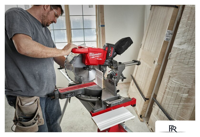 Торцовочная пила Milwaukee M18 FUEL M18FMS305-0 4933471205 (без АКБ) - Изображение №7 — Интернет-магазин ПроЗаказ