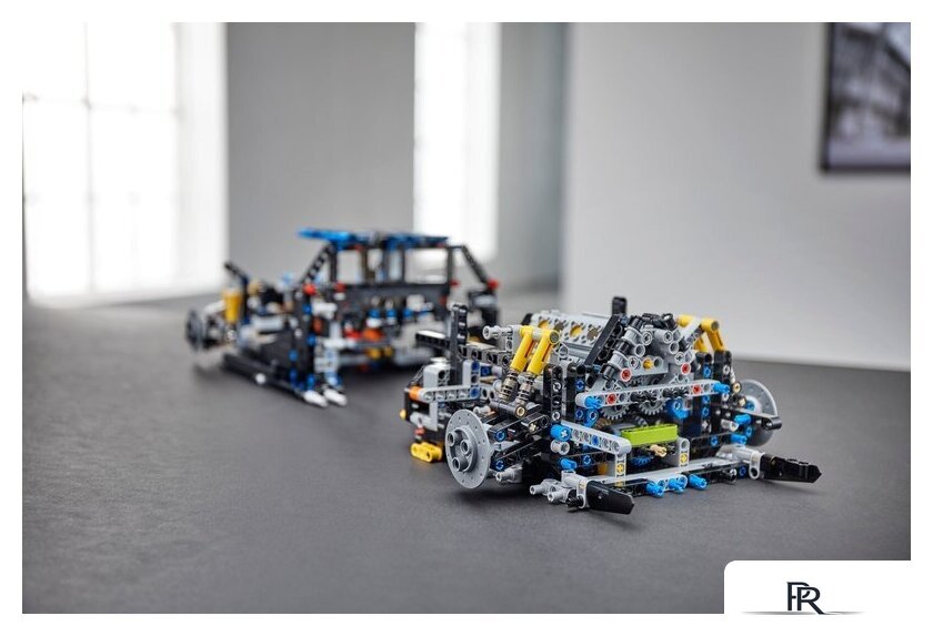 Конструктор LEGO Technic 42083 Bugatti Chiron - Изображение №10 — Интернет-магазин ПроЗаказ