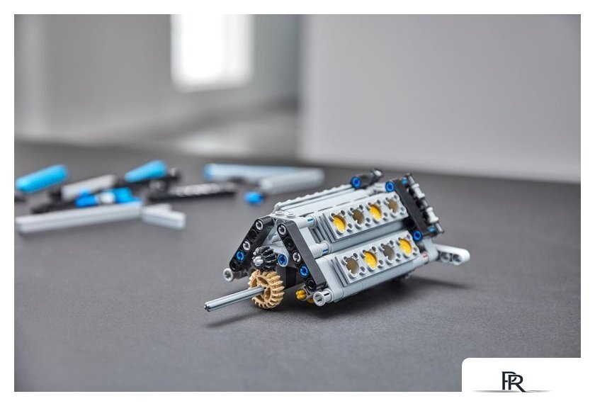 Конструктор LEGO Technic 42083 Bugatti Chiron - Изображение №8 — Интернет-магазин ПроЗаказ
