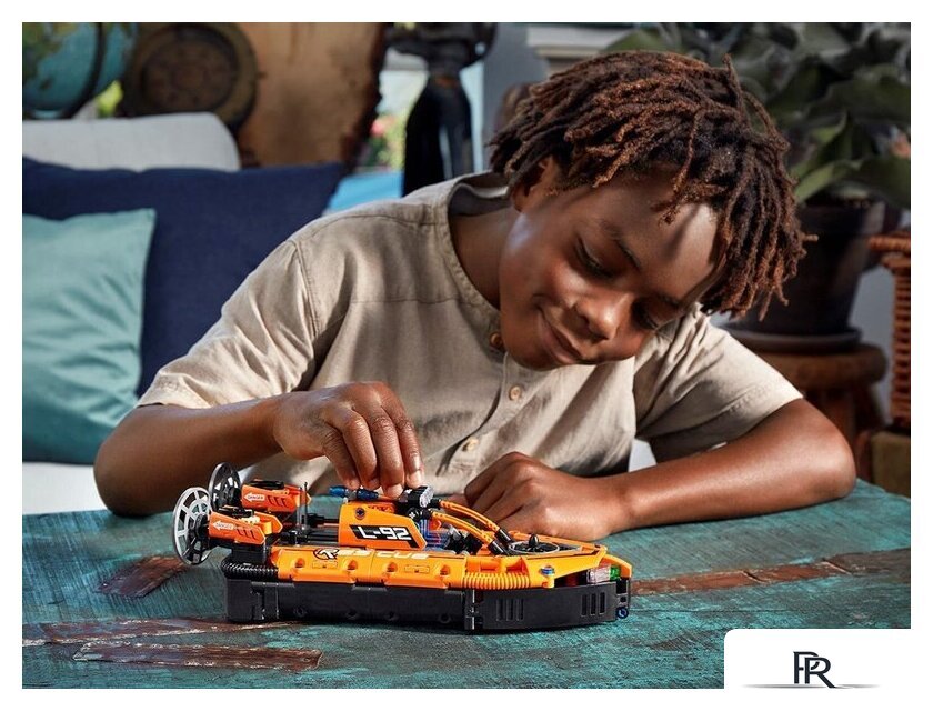 Конструктор LEGO Technic 42120 Спасательное судно на воздушной подушке - Изображение №11 — Интернет-магазин ПроЗаказ