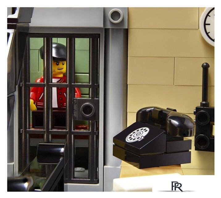 Конструктор LEGO Creator 10278 Полицейский участок - Изображение №22 — Интернет-магазин ПроЗаказ