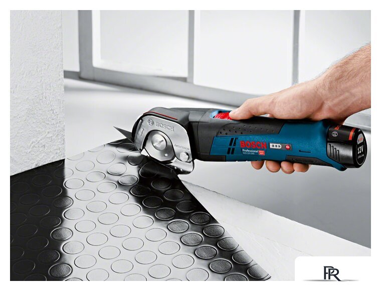Листовые электрические ножницы Bosch GUS 12V-300 Professional 06019B2904 (с 2-мя АКБ, кейс) - Изображение №2 — Интернет-магазин ПроЗаказ
