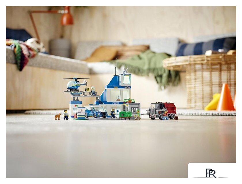 Конструктор LEGO City 60316 Полицейский участок - Изображение №2 — Интернет-магазин ПроЗаказ