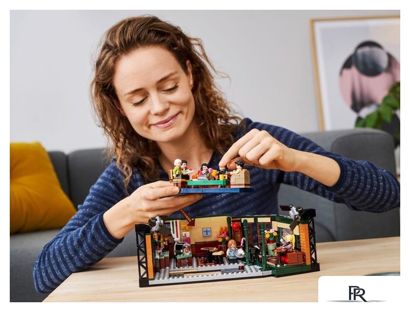 Конструктор LEGO Ideas 21319 Центральная кофейня - Изображение №21 — Интернет-магазин ПроЗаказ