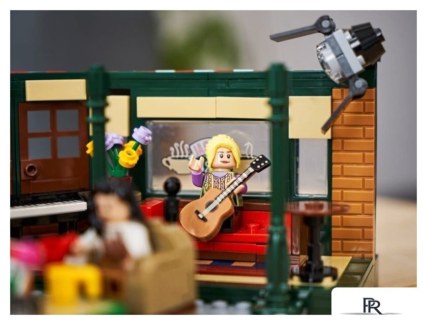 Конструктор LEGO Ideas 21319 Центральная кофейня - Изображение №18 — Интернет-магазин ПроЗаказ