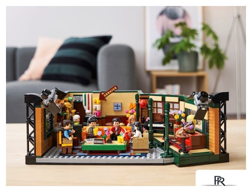 Конструктор LEGO Ideas 21319 Центральная кофейня - Изображение №22 — Интернет-магазин ПроЗаказ