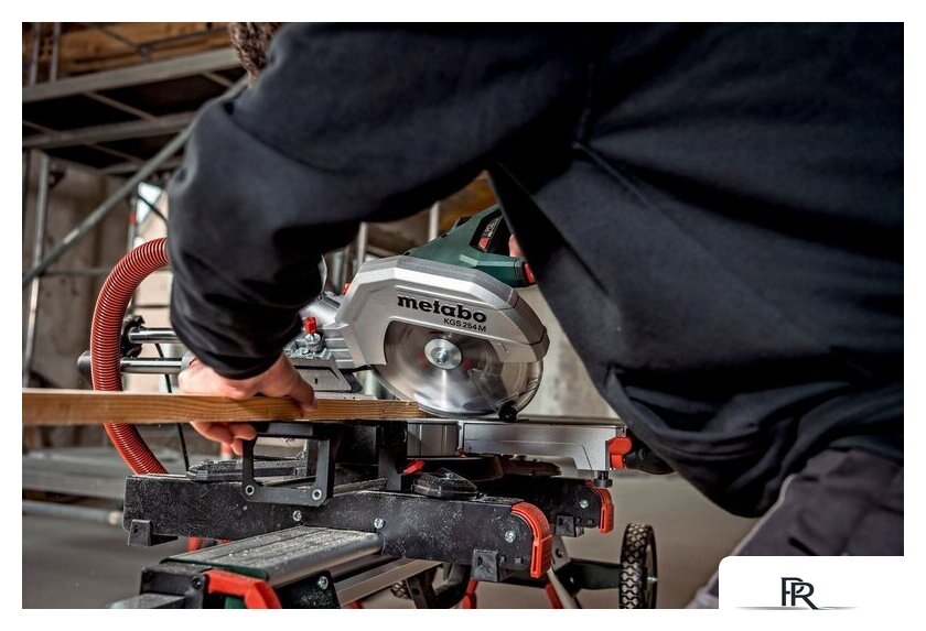 Торцовочная пила Metabo KGS 254 M 613254000 - Изображение №3 — Интернет-магазин ПроЗаказ