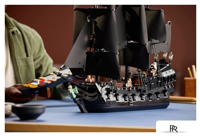 Конструктор LEGO Icons 10365 Пираты Карибского моря: Черная жемчужина - Изображение №16 — Интернет-магазин ПроЗаказ