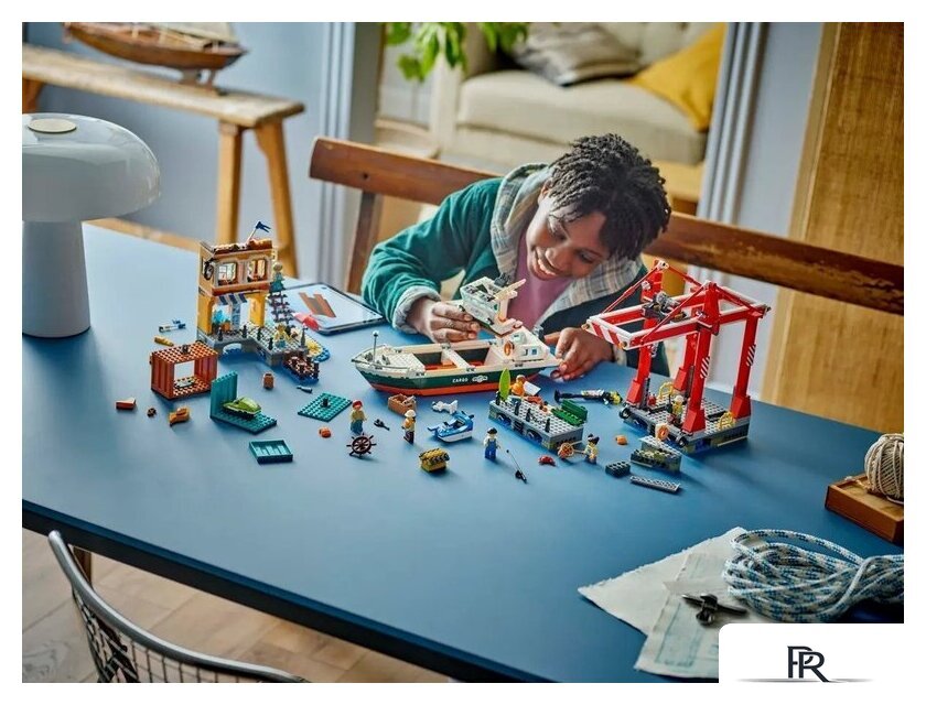 Конструктор LEGO City 60422 Морской порт с грузовым судном - Изображение №11 — Интернет-магазин ПроЗаказ