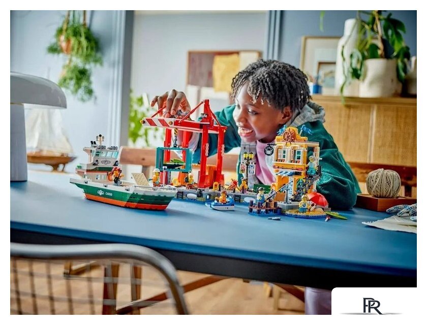 Конструктор LEGO City 60422 Морской порт с грузовым судном - Изображение №9 — Интернет-магазин ПроЗаказ